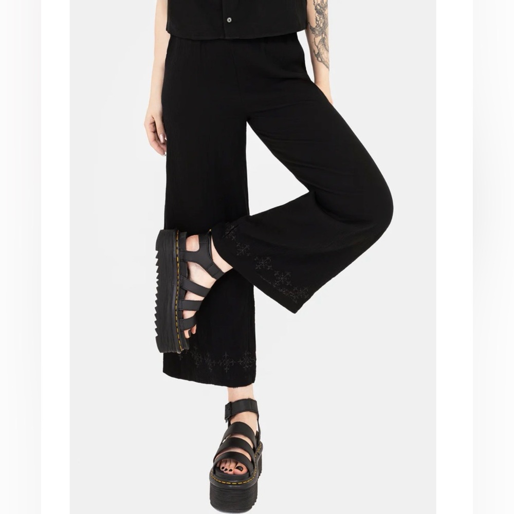Disturbia Black Cropped Wide-Leg Pants